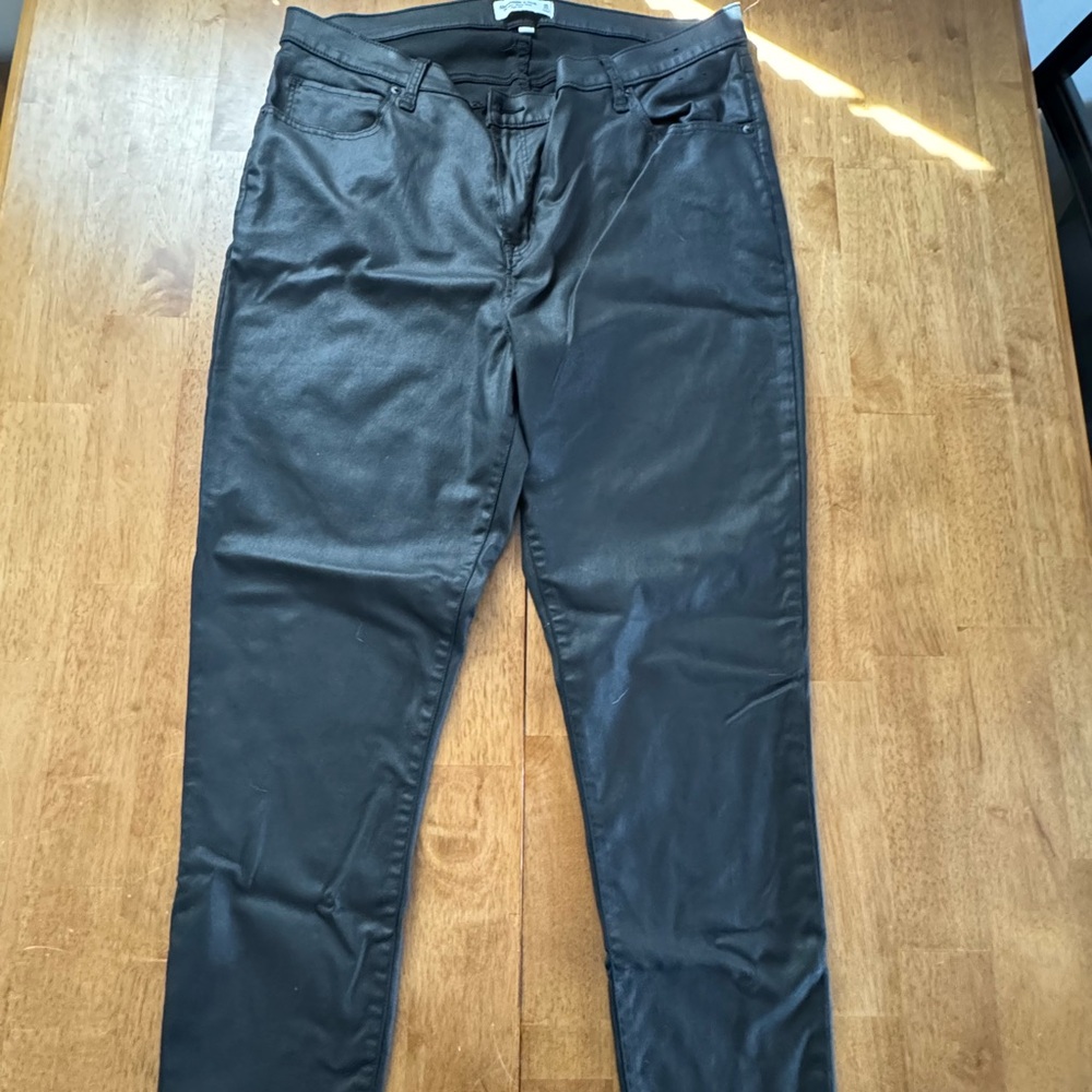 Women’s Black Jeans